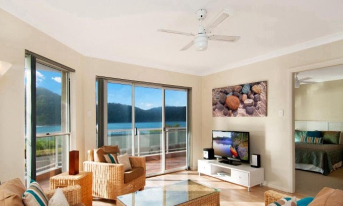 Ettalong Beach House | By The Beach - Waterfront Ettalong Beach