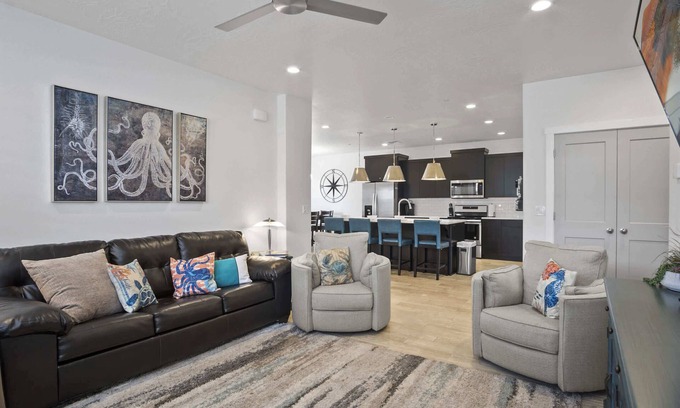 Washington Fields Condo | By the Sea Ocean Vibes in the Mountains!