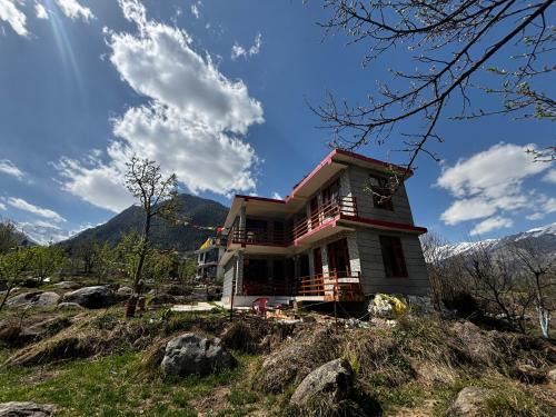 Old Manali House | By The Way