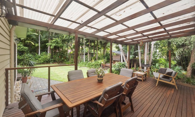 Byron Bay House | Byron Bay Queenslander and granny flat