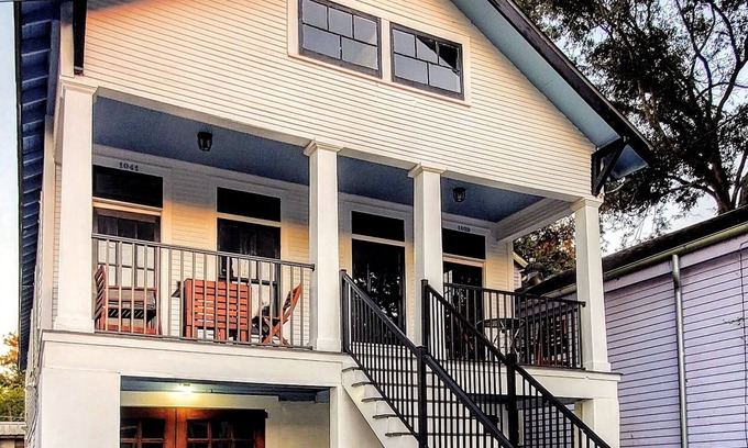 Bywater House | bywater loft +modern+spacious+kings+adventure