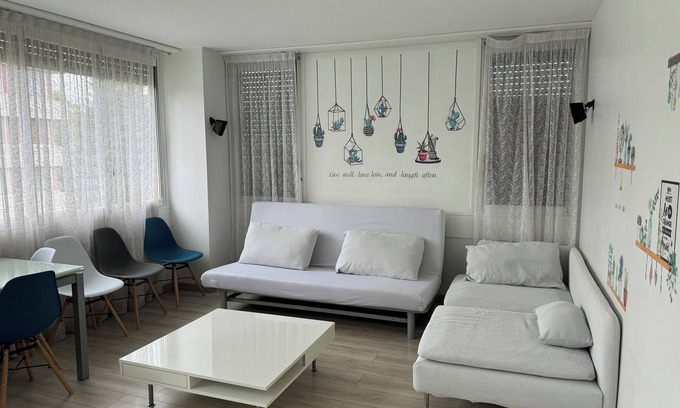 Jean Zay Apartment | Côte de Paris, Disneyland Gare de Lyon Gare du Nord Arc de Triomphe en Direct