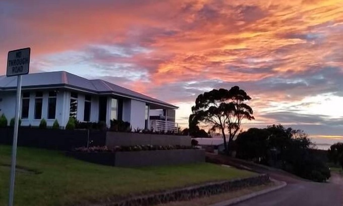 Mira Mar Bed & Breakfast | C'EST LA VIE: Panoramic views. Bed & Breakfast
