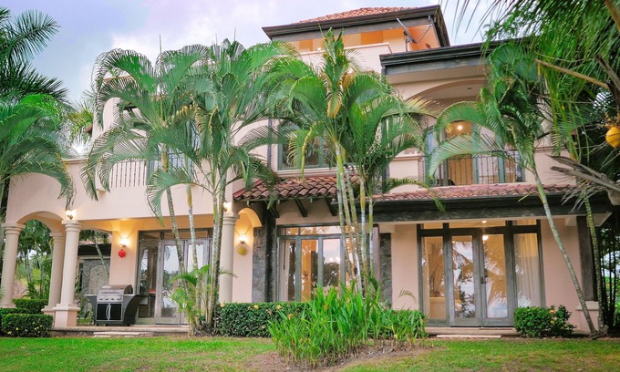 Esterillos Este Villa | C1: X-LARGE HOME, OCEAN VIEWS~CONCIERGE~POOL~TOP TERRACE~PINGPONG~COOL BREEZES!