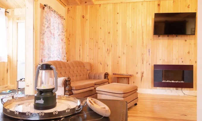 Timiskaming District Cabin | C5 - Cozy Lakeside Cottage in Temiskaming Shores