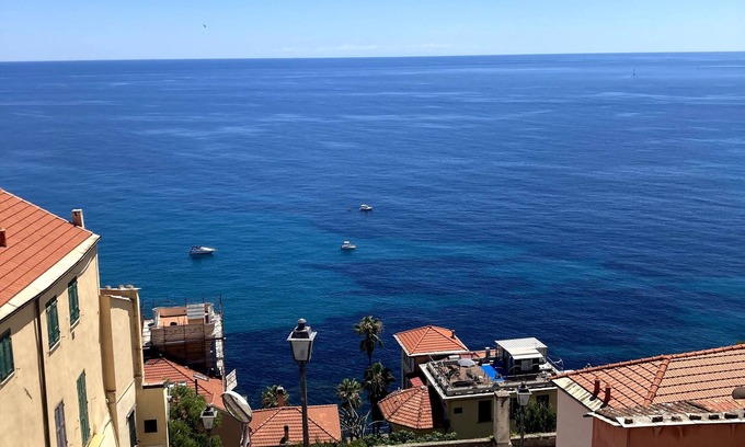 Imperia Apartment | Ca' du Má - charming house - walking distance from the beach!