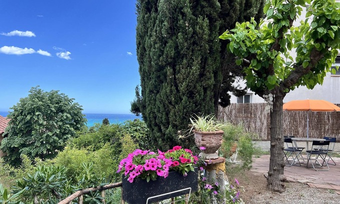 Arenys de Mar House | Ca l'Angela - cosy house close to the beach