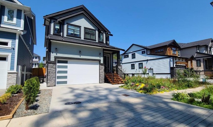 Maple Ridge House | Modern, self-contained 2b/ 1.5 b suite w/workspace