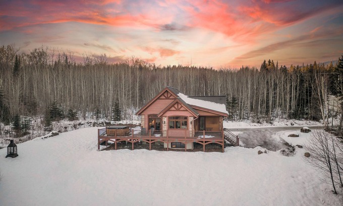 Petite-Riviere-Saint-Francois Ski Chalet | Chalet ABRI ST-FRANÇOIS VIEW + SPA