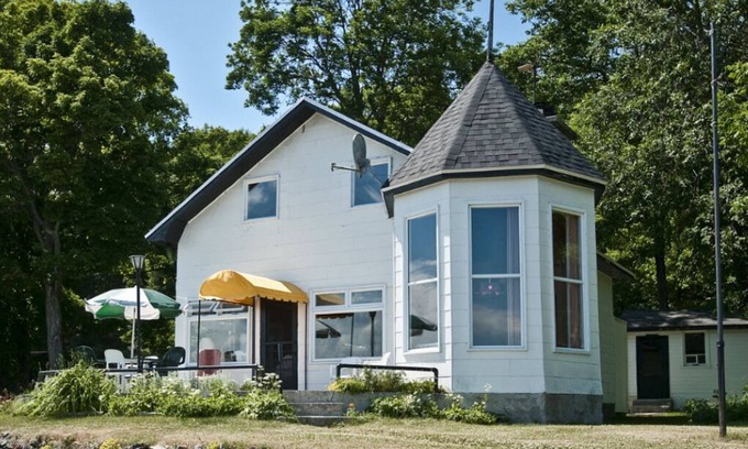 St-Francois-de-l'Ile-d'Orleans Ski Chalet | Le Chalet du Domaine