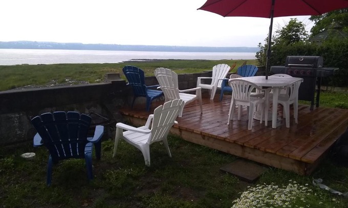 Saint-Laurent-de-l'ile d'Orleans Ski Chalet | La Maison Vaillancourt