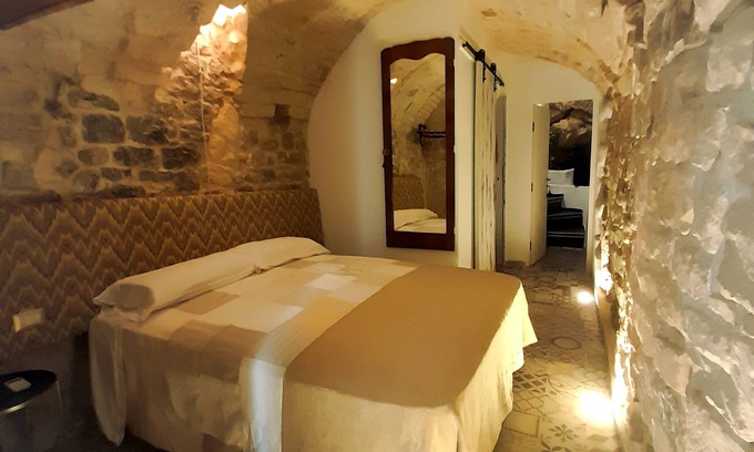 Ragusa House | CA SIEMU private 2 floors tiny-house with double bed, kitchen and parking space