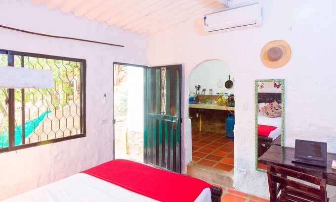 Taganga House | Cabaña amoblada con terraza privada y vista al mar