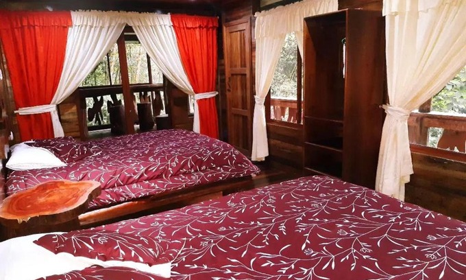 Ecuadorian Amazon Villa | Cabaña Cascada Hollín