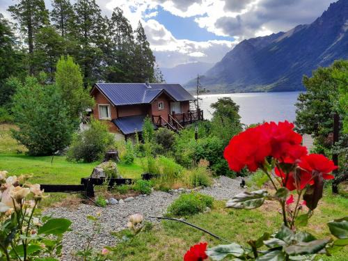 Villa Catedral House | Cabaña con excelente vista al Lago Gutierrez