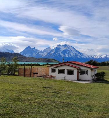 Torres Del Paine House | CABAÑA ESTANCIA LAZO