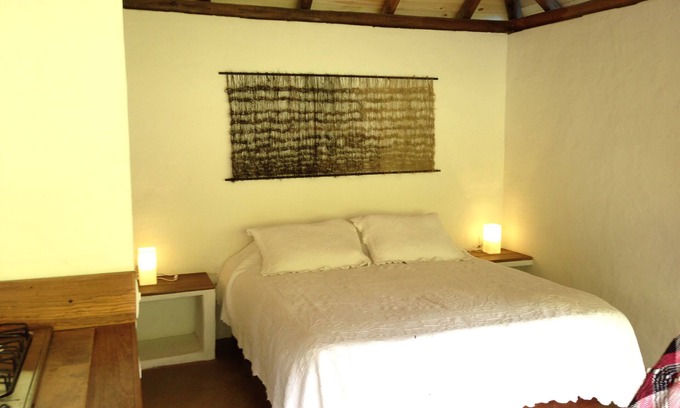 La Vega House | Cabaña Inmersa en la Naturaleza con río, totalmente privada, solamente para uno.