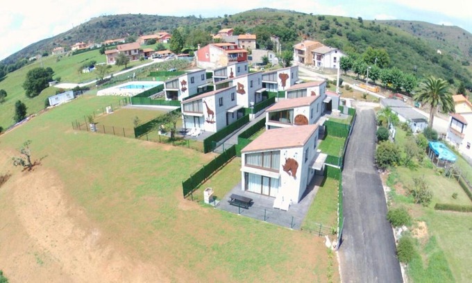 Cabarceno House | Cabañas La Senda de los elefantes Cabárceno