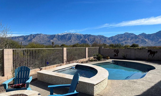 Rancho Vistoso House | Caballo Pass welcomes you to Oro Valley with incredible mountain views.