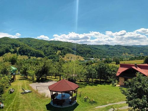 Banita Apartment | Cabană cu teren de tenis - etaj
