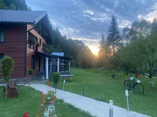 Borsa Cabin | Cabana Briana