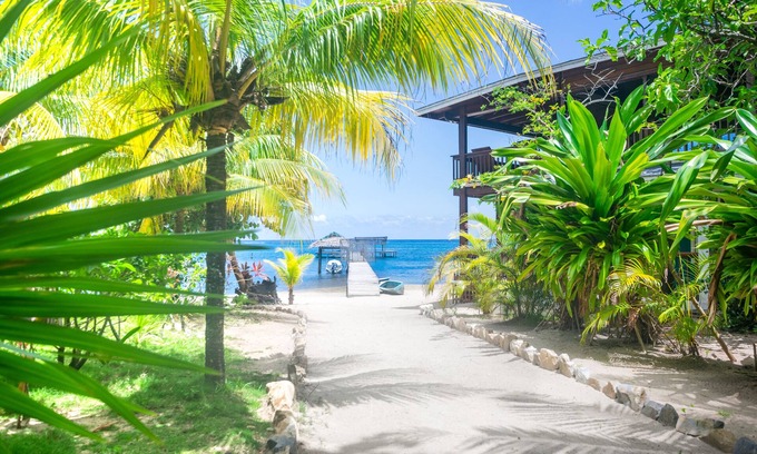 Antoneys Cay Cottage | Cabana ON THE BEACH - Sandy Bay