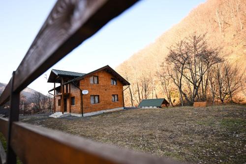 Marga House | Cabana pe Vale