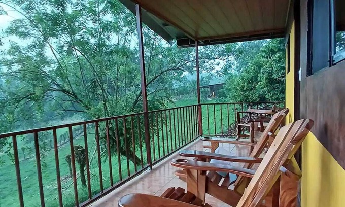 La Fortuna Cabin | Cabaña Refugio, located in the middle of nature.