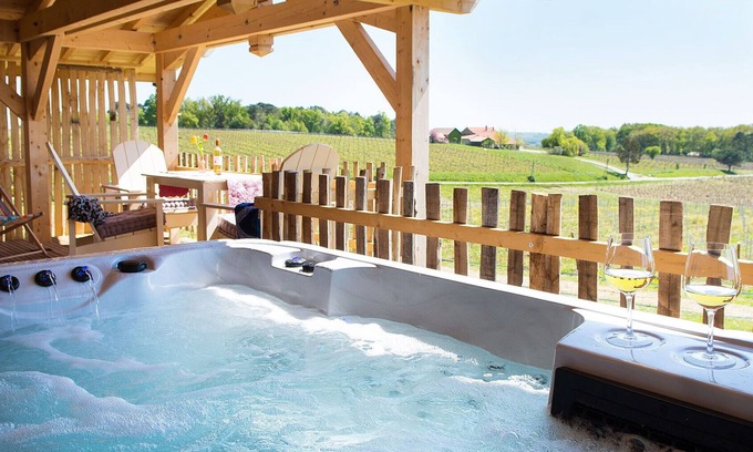 Monbazillac Cabin | Cabane de Charme Avec spa Privatif