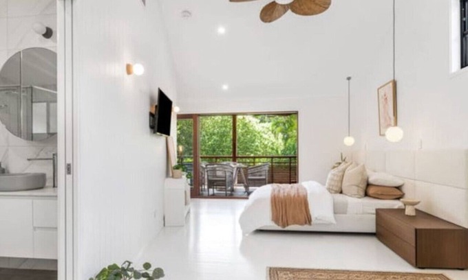 Bogangar House | Cabarita - 4 bedroom home - across from the beach
