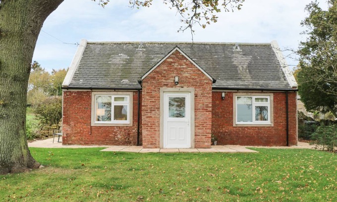 Berwick-upon-Tweed Cottage | Cabin ∙ 1 bedroom ∙ 2 guests