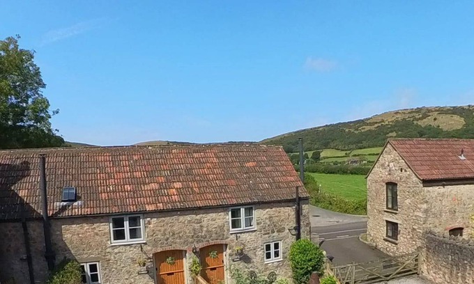 Axbridge Cottage | Cabin ∙ 1 bedroom ∙ 2 guests