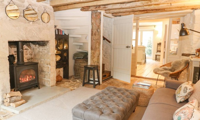 Minchinhampton Cottage | Cabin ∙ 1 bedroom ∙ 2 guests