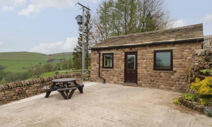 Allgreave Cottage | Cabin ∙ 1 bedroom ∙ 2 guests