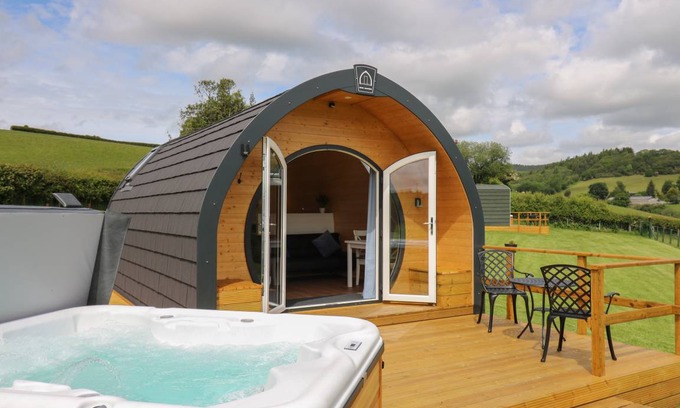 Llandrindod Wells Cottage | Cabin ∙ 1 bedroom ∙ 2 guests