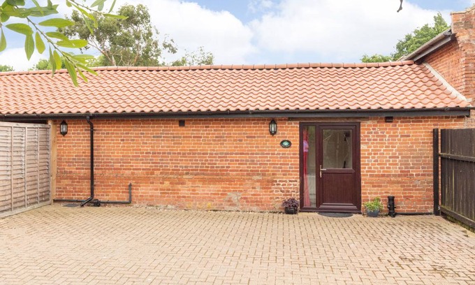 Gissing Cottage | Cabin ∙ 1 bedroom ∙ 2 guests