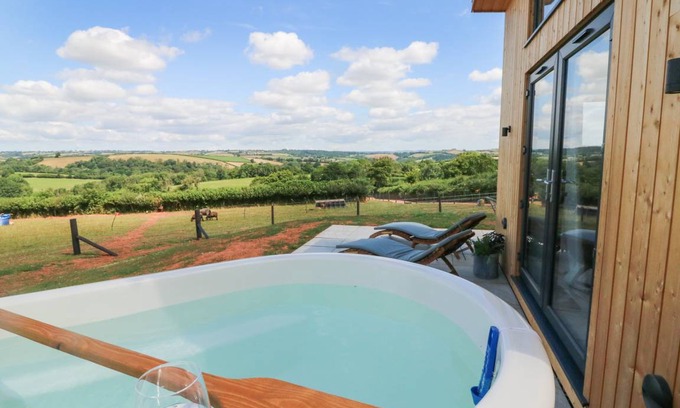 Tiverton Cottage | Cabin ∙ 1 bedroom ∙ 2 guests