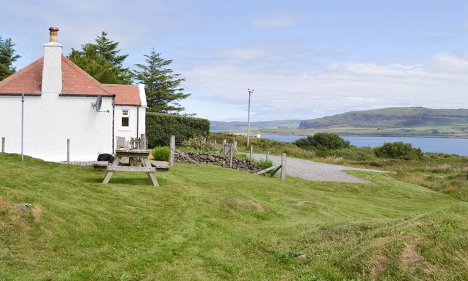 Colbost Cottage | Cabin ∙ 1 bedroom ∙ 2 guests