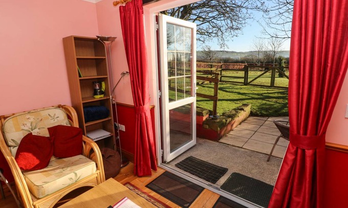 Banc-y-felin Cottage | Cabin ∙ 1 bedroom ∙ 2 guests