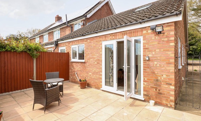 Cromer Cottage | Cabin ∙ 1 bedroom ∙ 2 guests