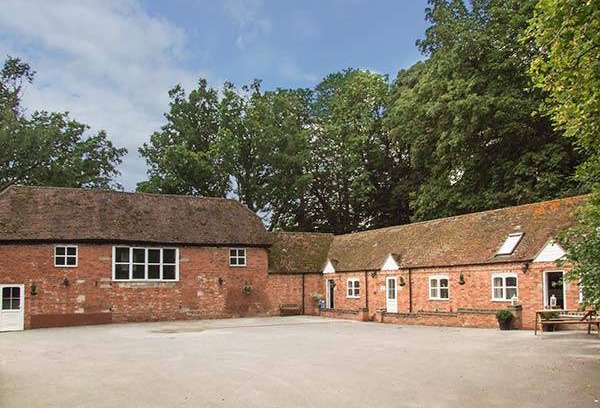 Little Witcombe Cottage | Cabin ∙ 1 bedroom ∙ 2 guests
