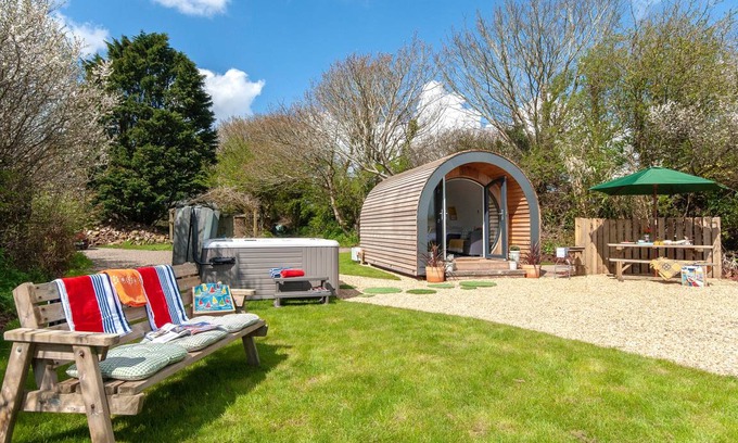 Stackpole Cottage | Cabin ∙ 1 bedroom ∙ 3 guests