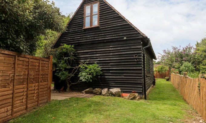 Fontwell Cottage | Cabin ∙ 1 bedroom ∙ 4 guests