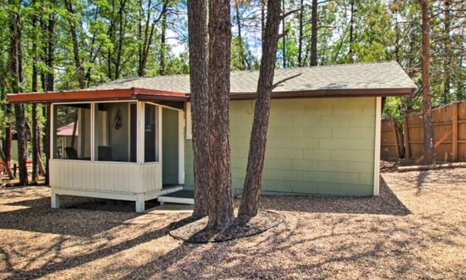 Pinetop-Lakeside Cabin | Cabin 1 - Studio King Sleeps 2