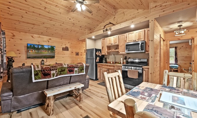 Atlanta Cabin | Cabin#2 at Northern Comfort wopt side by side rentals