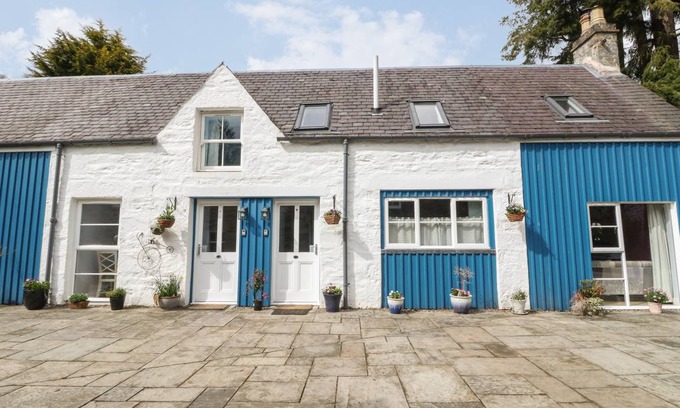 Strathtay Cottage | Cabin ∙ 2 bedrooms ∙ 4 guests