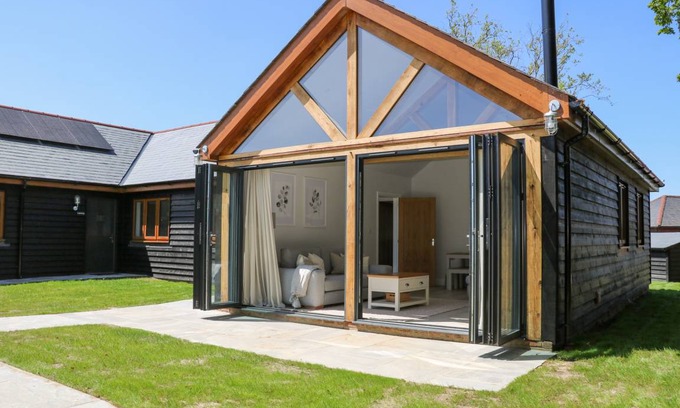 Fareham Cottage | Cabin ∙ 2 bedrooms ∙ 4 guests