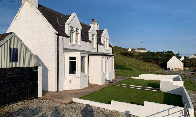 Milovaig Cottage | Cabin ∙ 2 bedrooms ∙ 4 guests