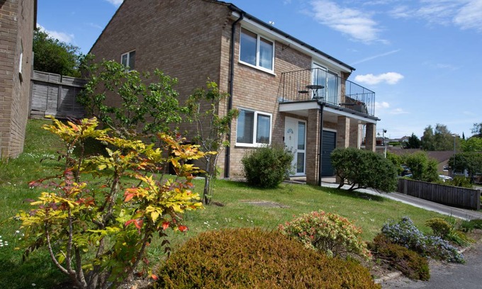 Corfe Mullen Cottage | Cabin ∙ 2 bedrooms ∙ 4 guests