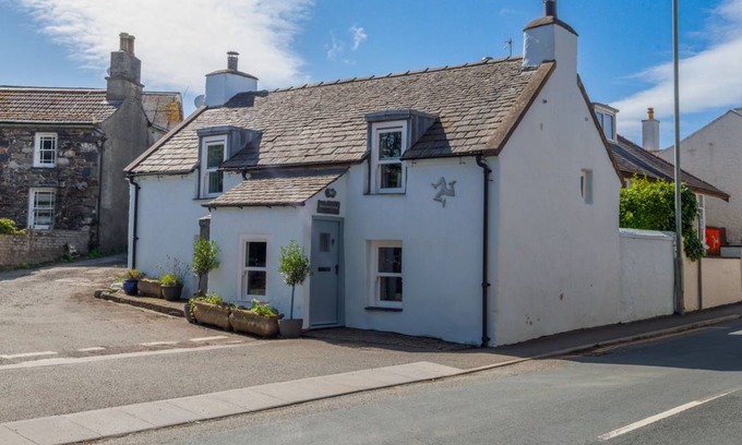 Kirkmichael Cottage | Cabin ∙ 2 bedrooms ∙ 4 guests